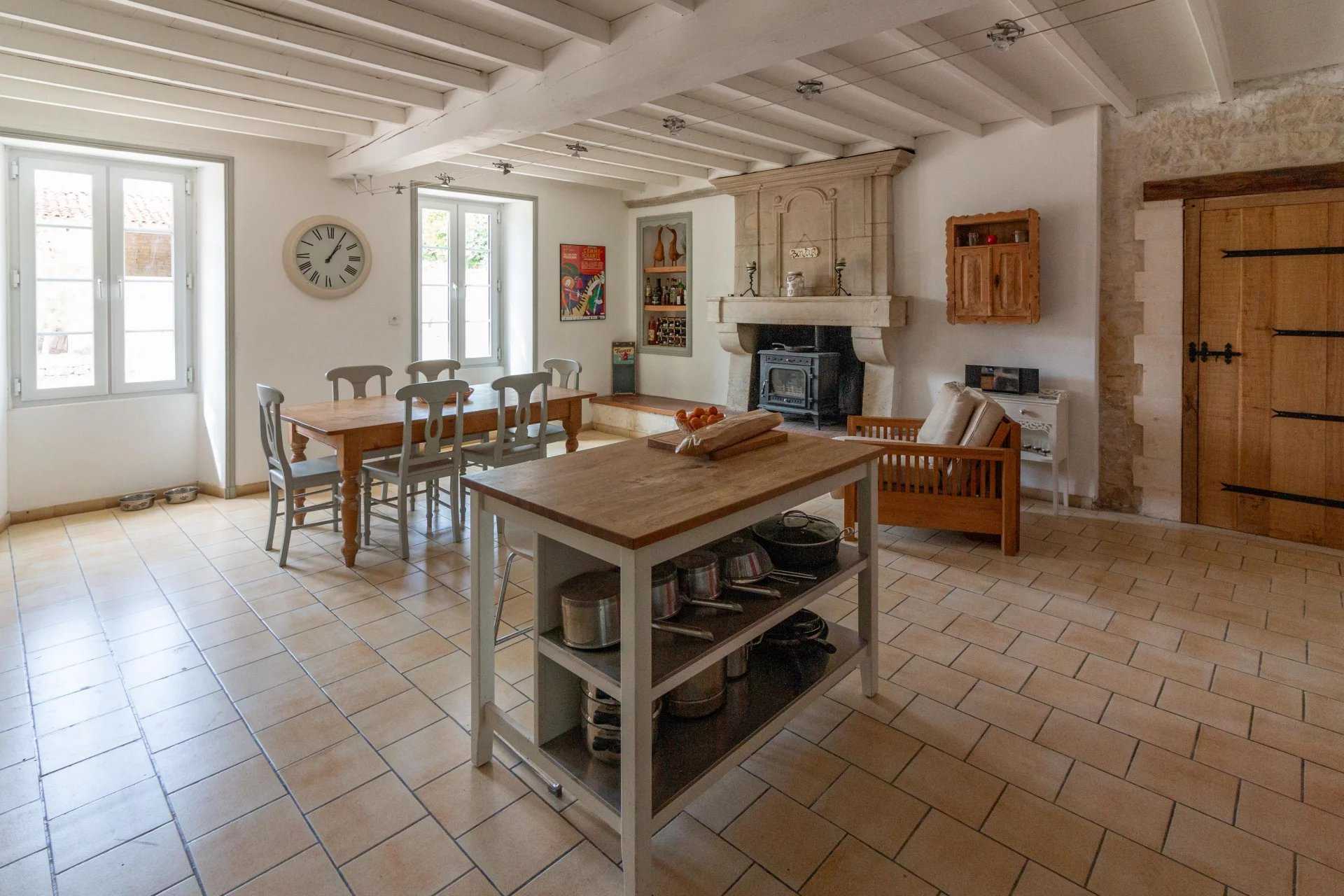 Huis in Matha, Nouvelle-Aquitaine 12344887