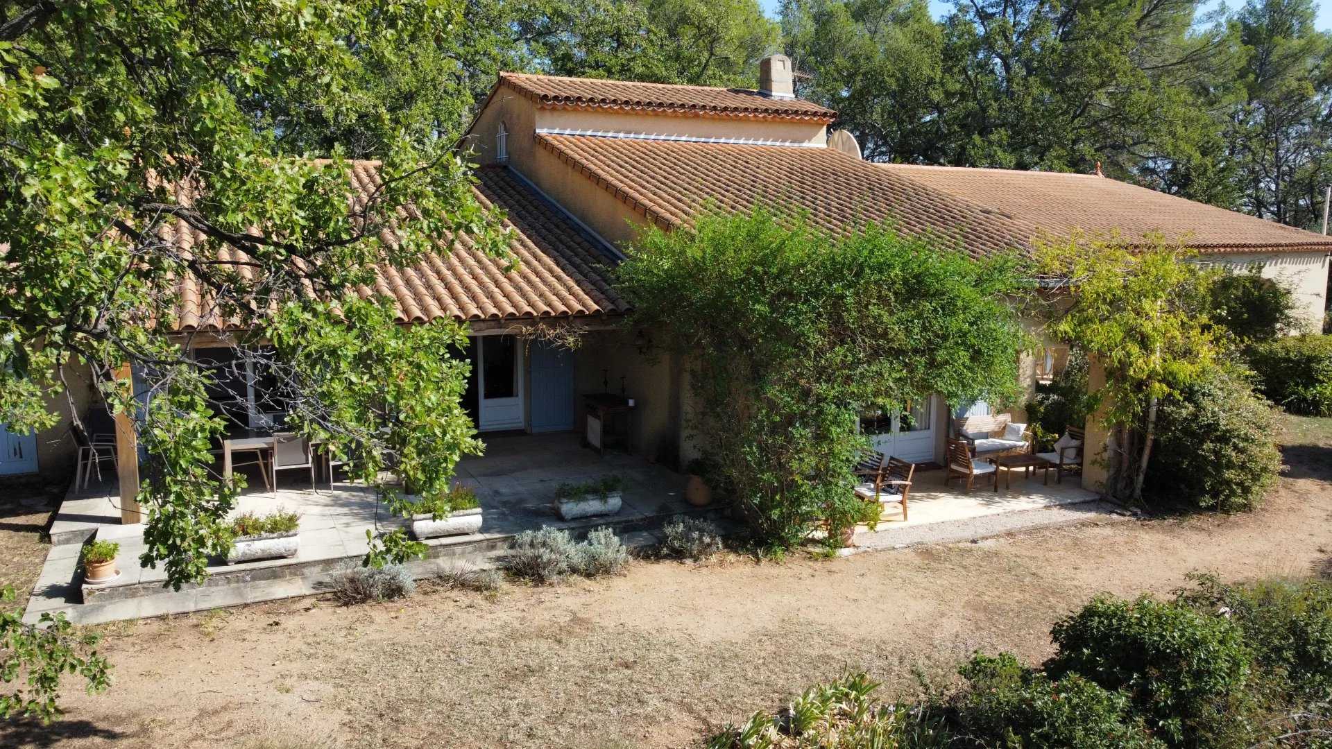 Hus i Seillans, Provence-Alpes-Côte d'Azur 12345008