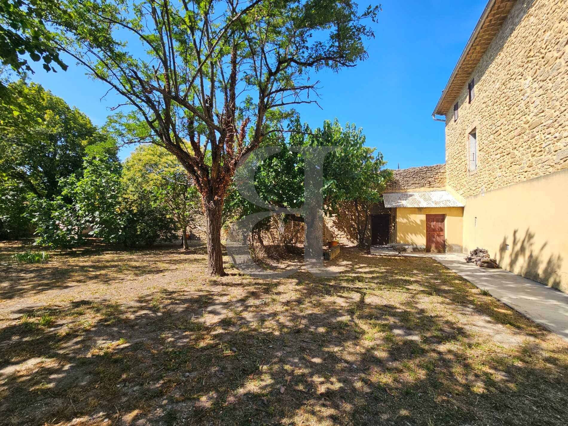 casa no Sainte-Cécile-les-Vignes, Provença-Alpes-Costa Azul 12345390