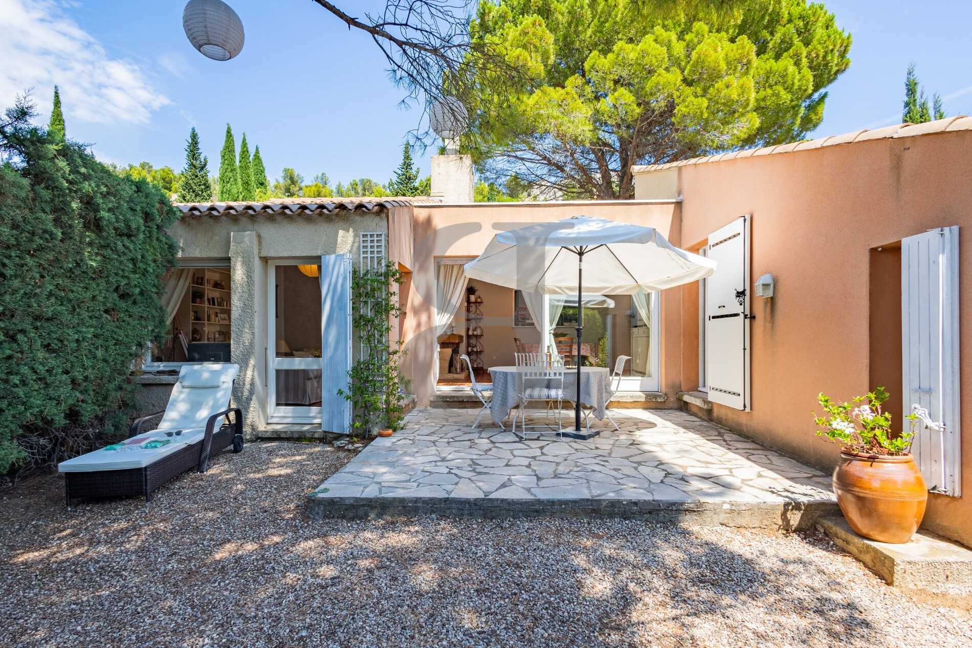 Rumah di Les Baux-de-Provence, Provence-Alpes-Cote d'Azur 12345393