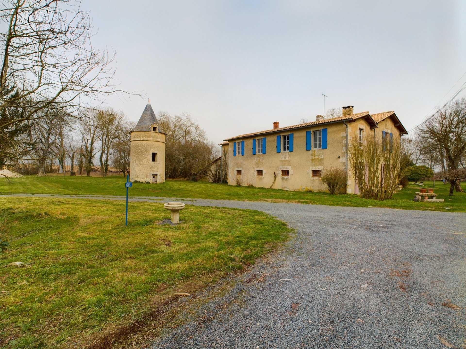 Hus i Melle, Nouvelle-Aquitaine 12345438