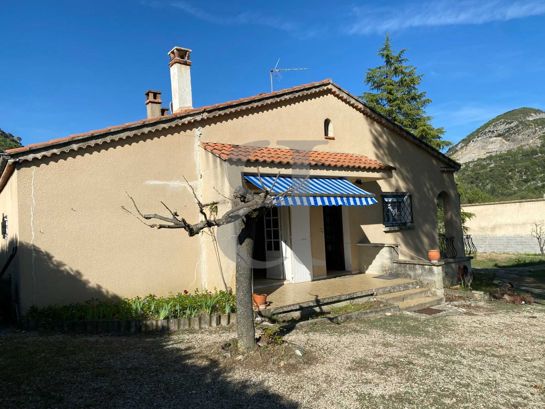 Casa nel Vaison-la-Romaine, Provence-Alpes-Côte d'Azur 12345760