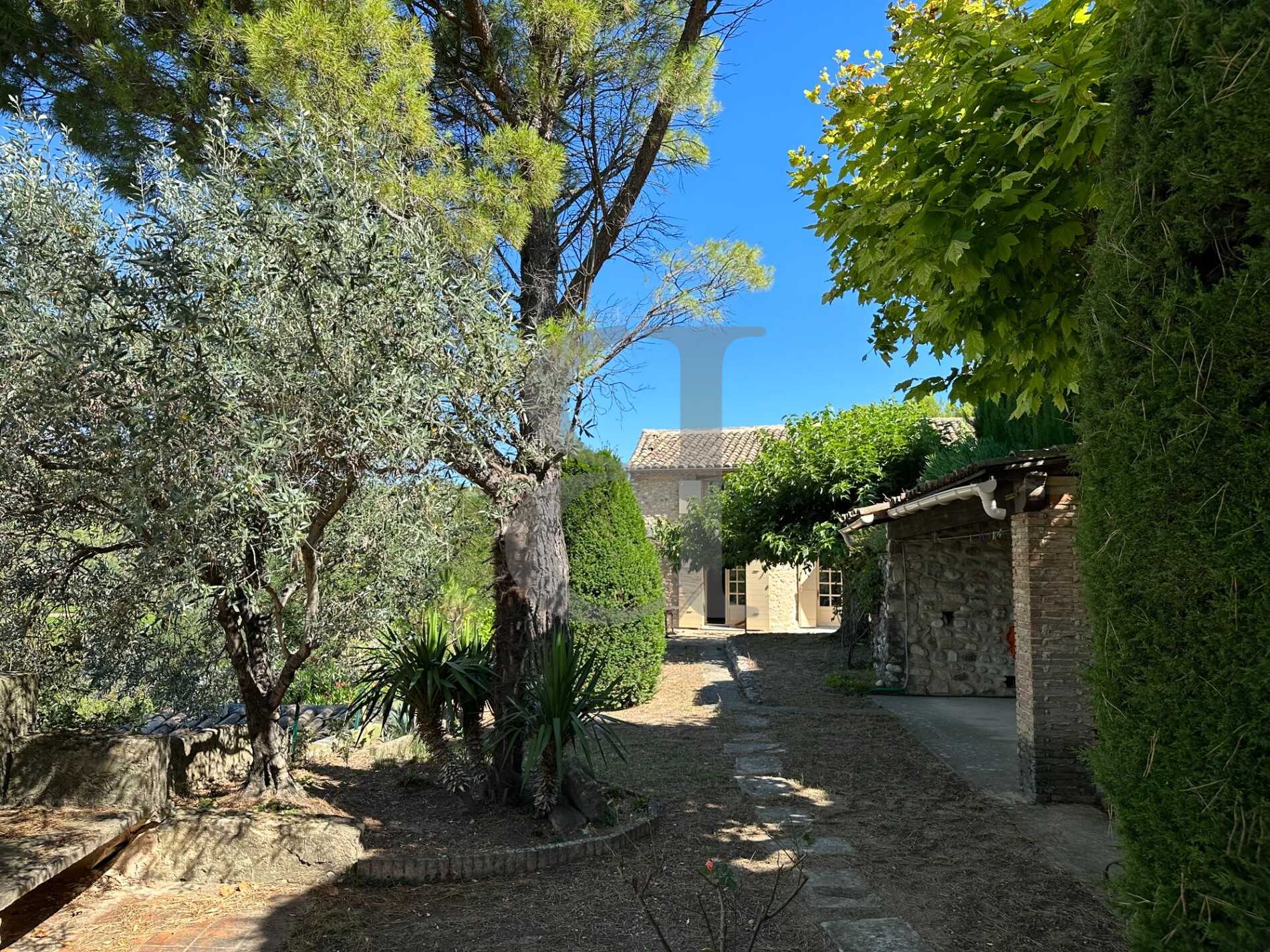Talo sisään Vaison-la-Romaine, Provence-Alpes-Cote d'Azur 12345882
