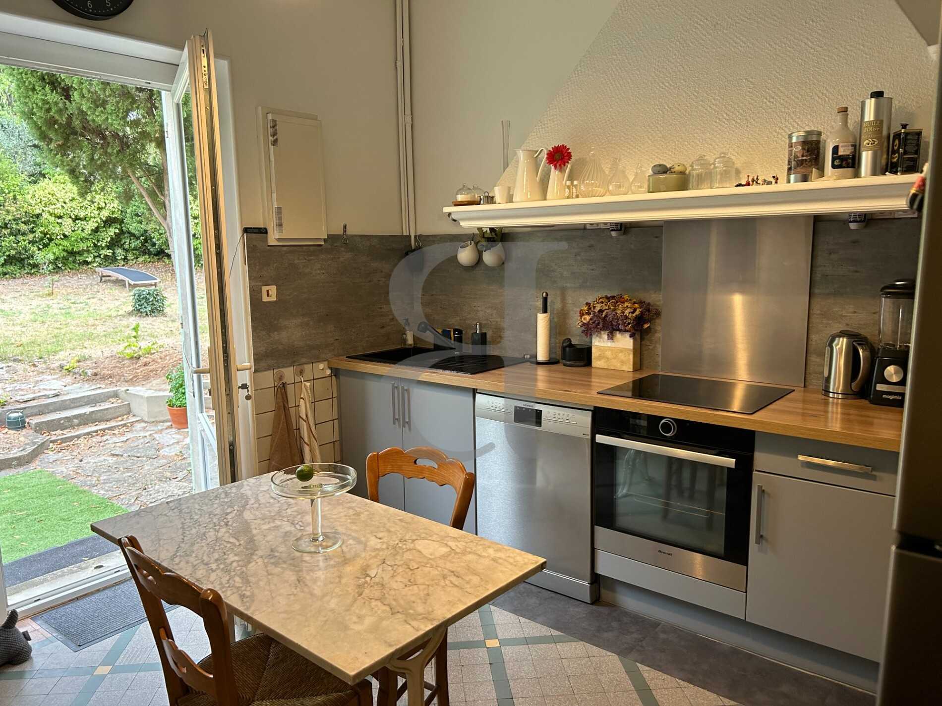 Hus i Vaison-la-Romaine, Provence-Alpes-Cote d'Azur 12345938