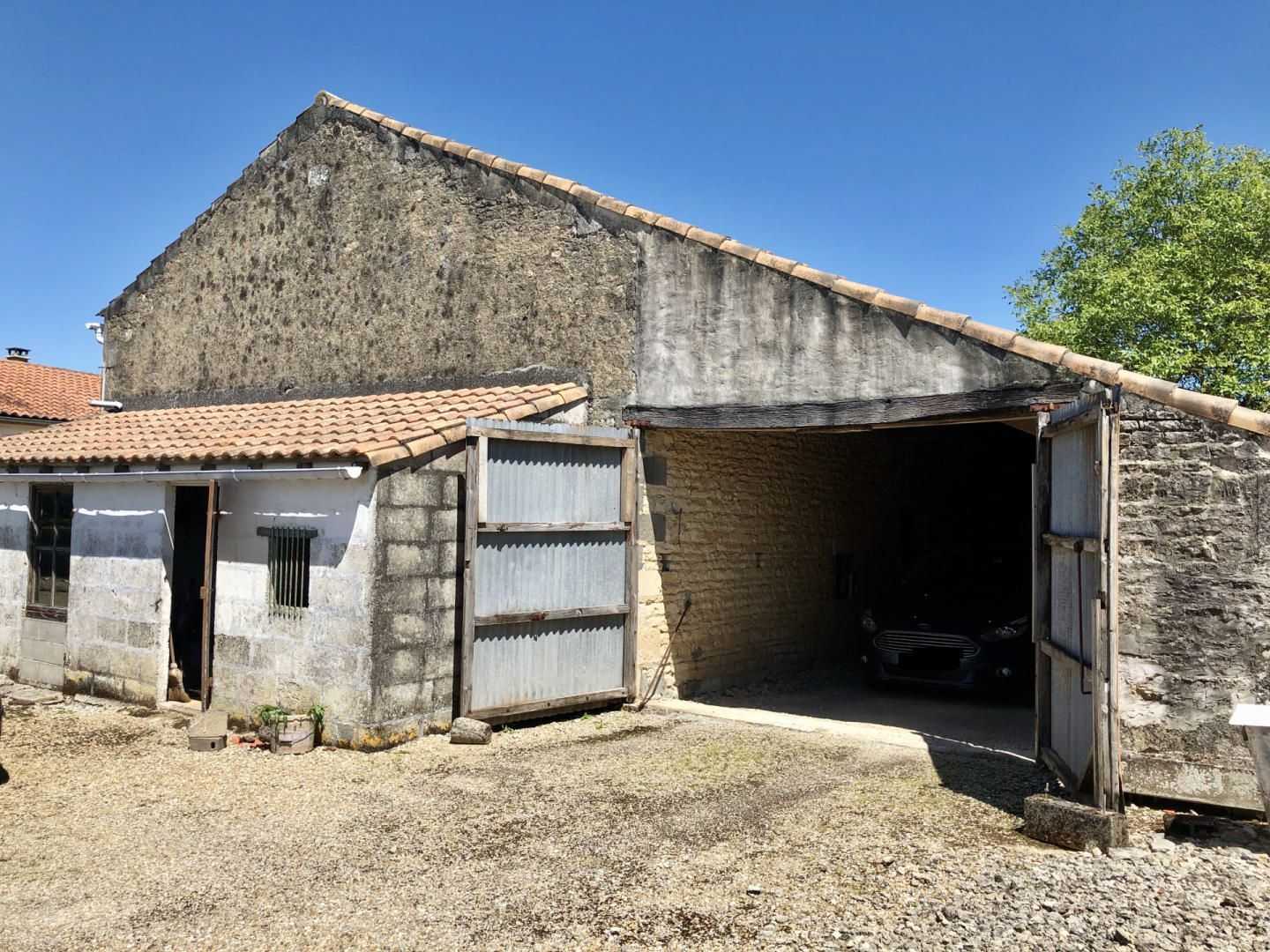 Talo sisään Néré, Nouvelle-Aquitaine 12346892