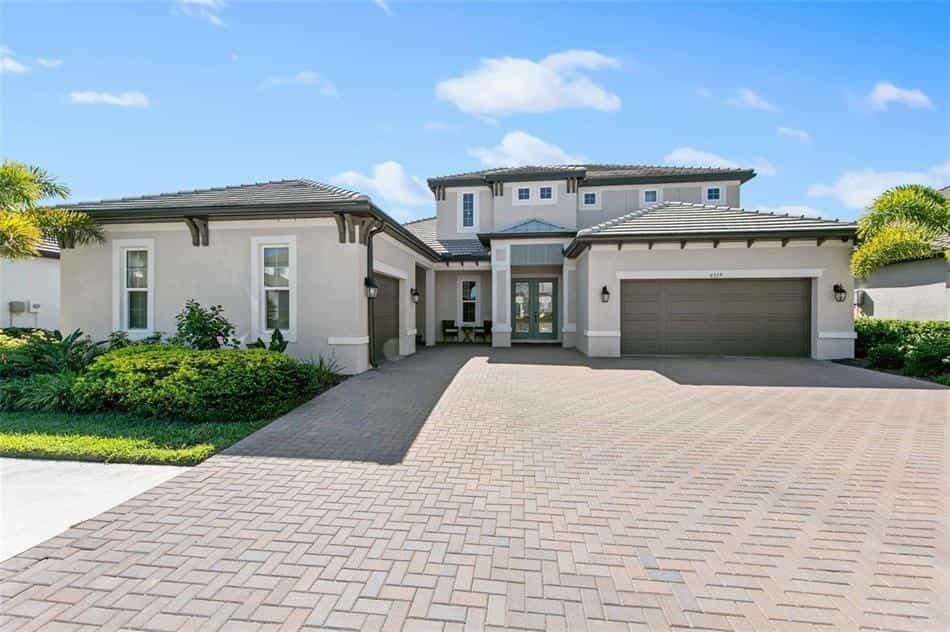 House in Lake Sarasota, Florida 12347178