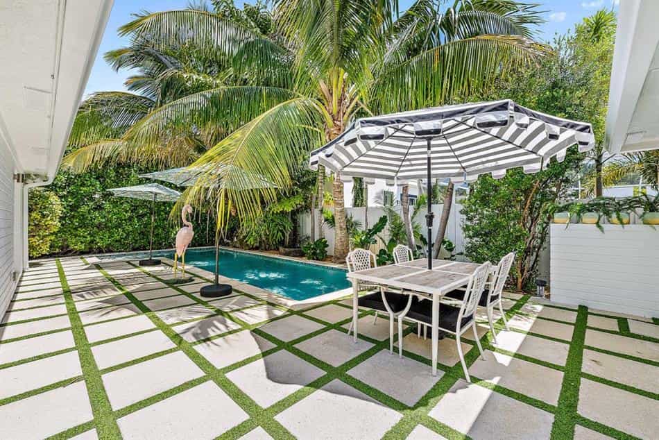 Huis in palmboom strand, Florida 12347199