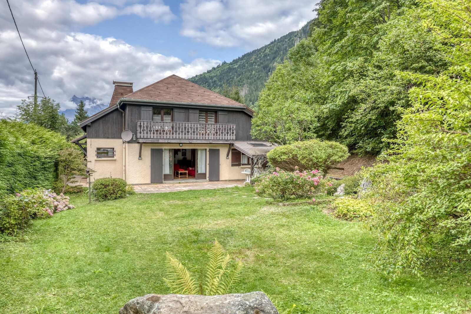 House in Saint-Gervais-les-Bains, Auvergne-Rhone-Alpes 12347499