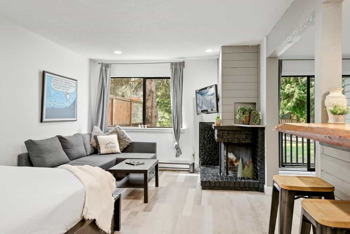 Condominium in Whistler, British Columbia 12347716