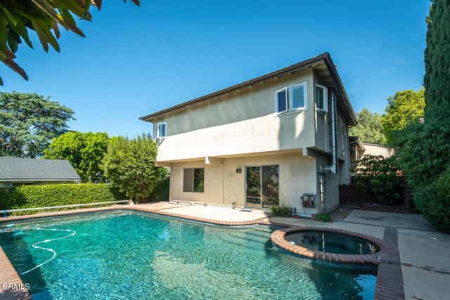 House in La Crescenta-Montrose, California 12347991