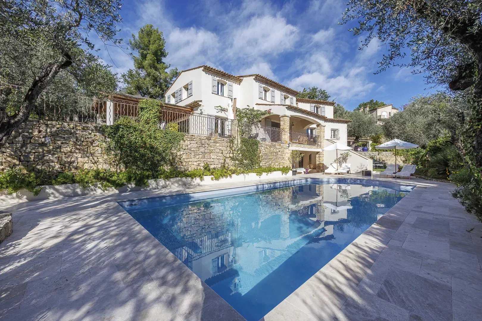 Hus i Opio, Provence-Alpes-Cote d'Azur 12348000