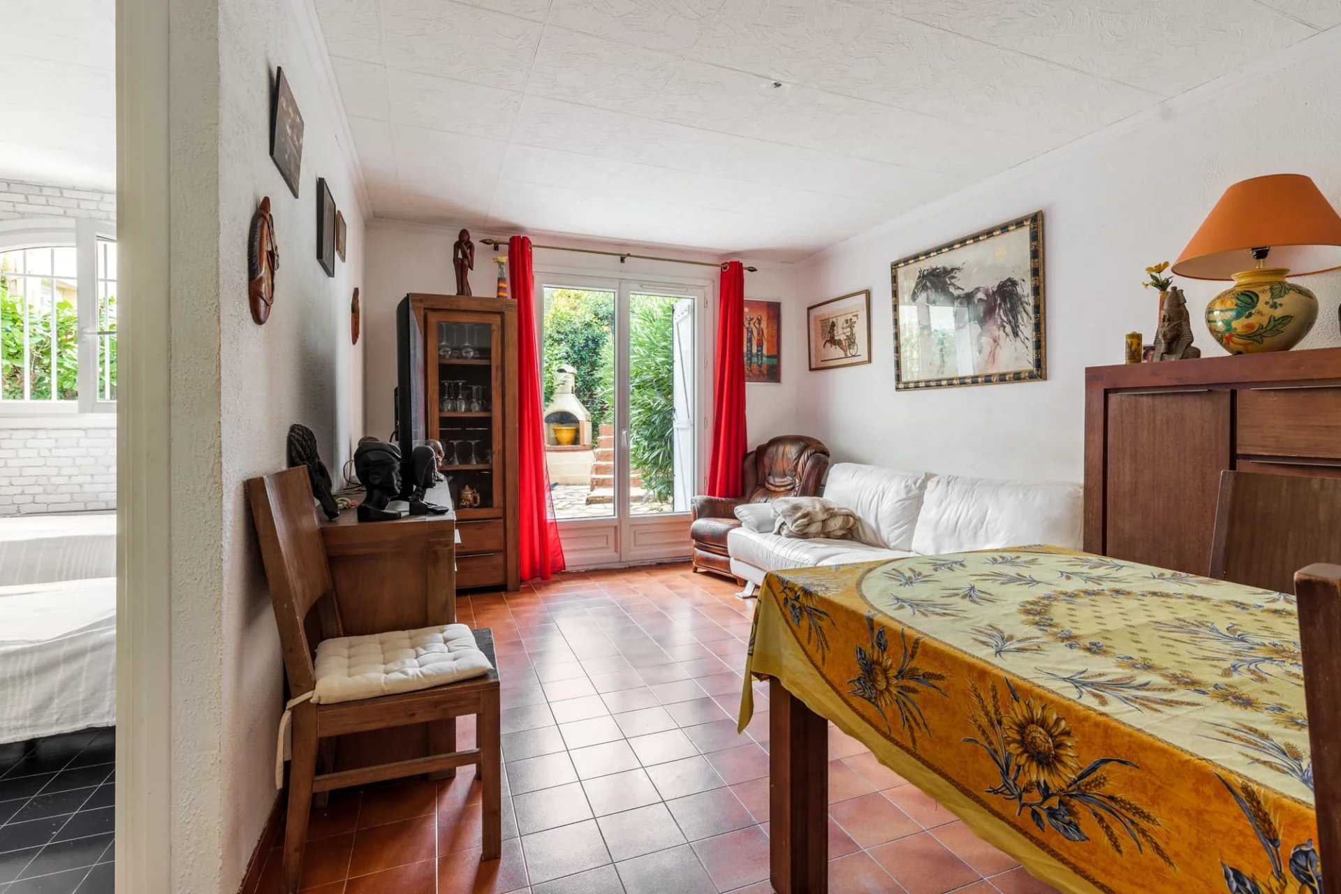 Dom w Villeneuve-Loubet, Alpes-Maritimes 12348003