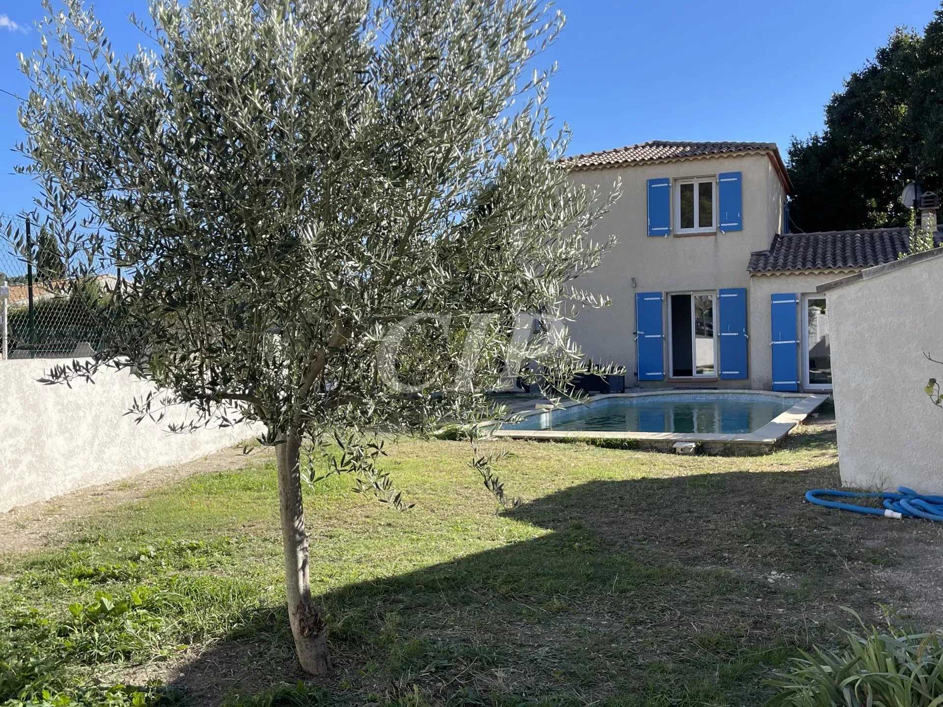 House in Vedene, Provence-Alpes-Cote d'Azur 12348016