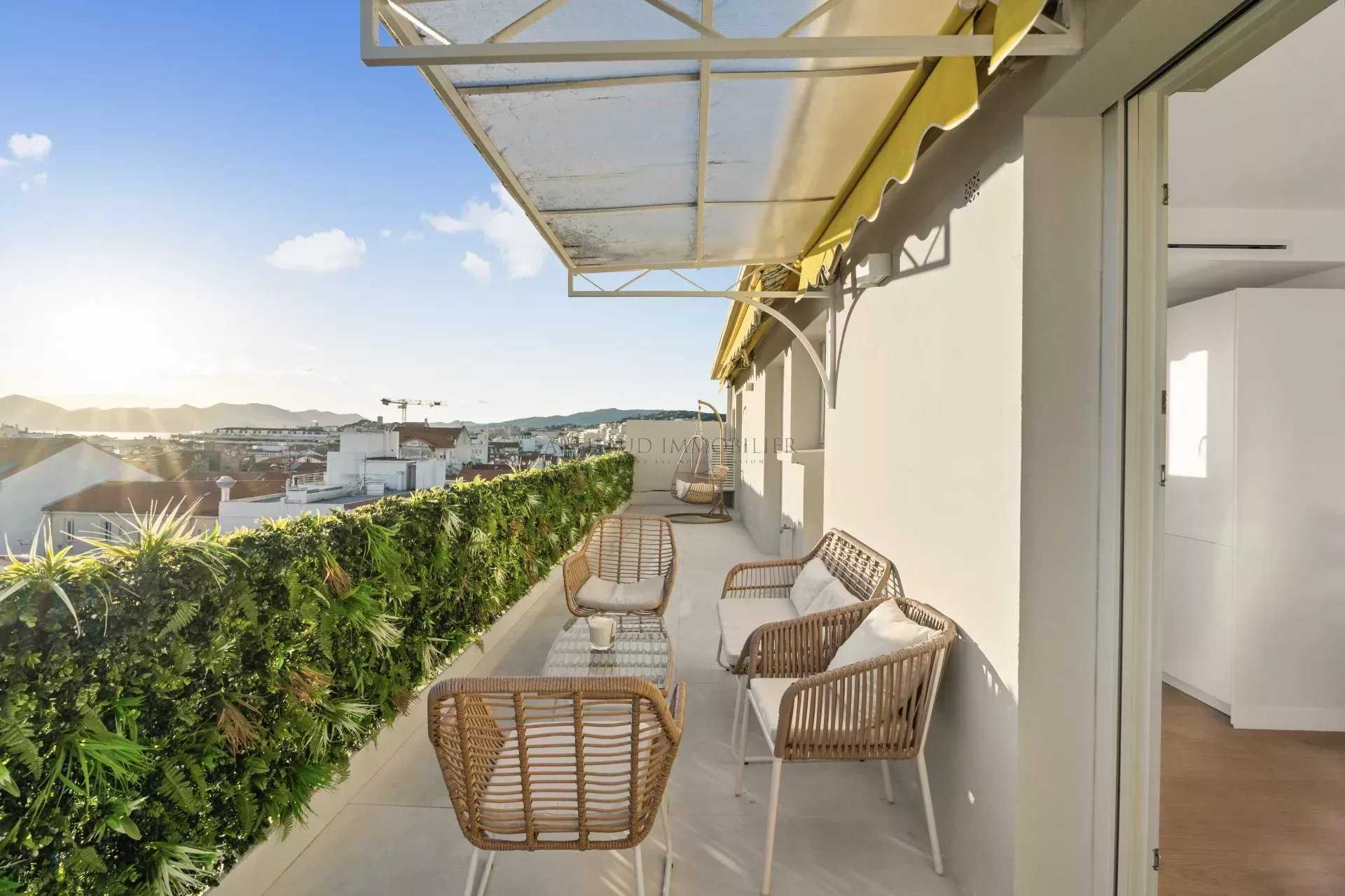 Condominium dans Cannes, Provence-Alpes-Côte d'Azur 12348077