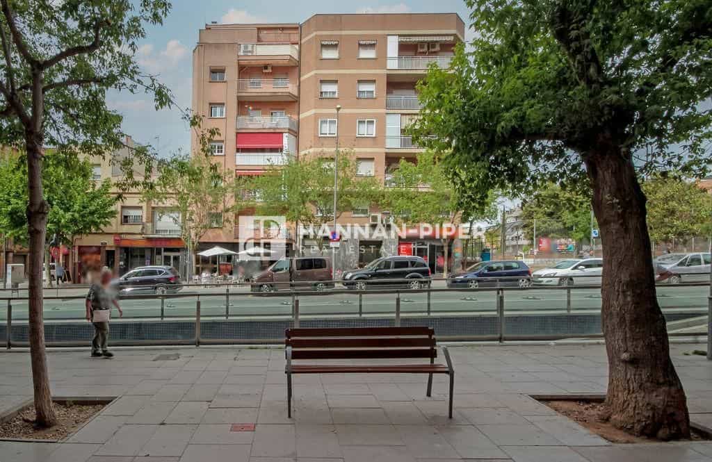 Osakehuoneisto sisään Santa Maria de Barbara, Katalonia 12348444