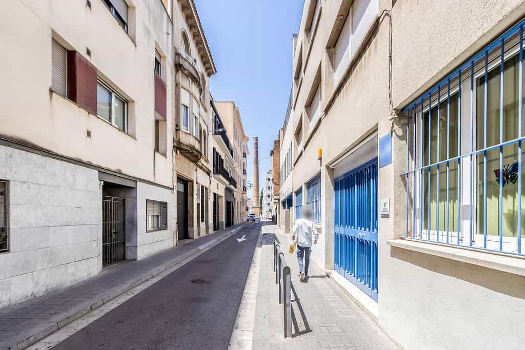 Condominium in Sabadell, Catalonië 12348472