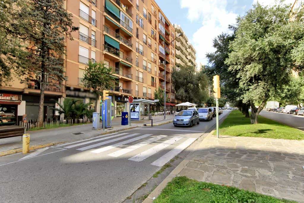 Condominium dans Sabadell, Catalogne 12348478