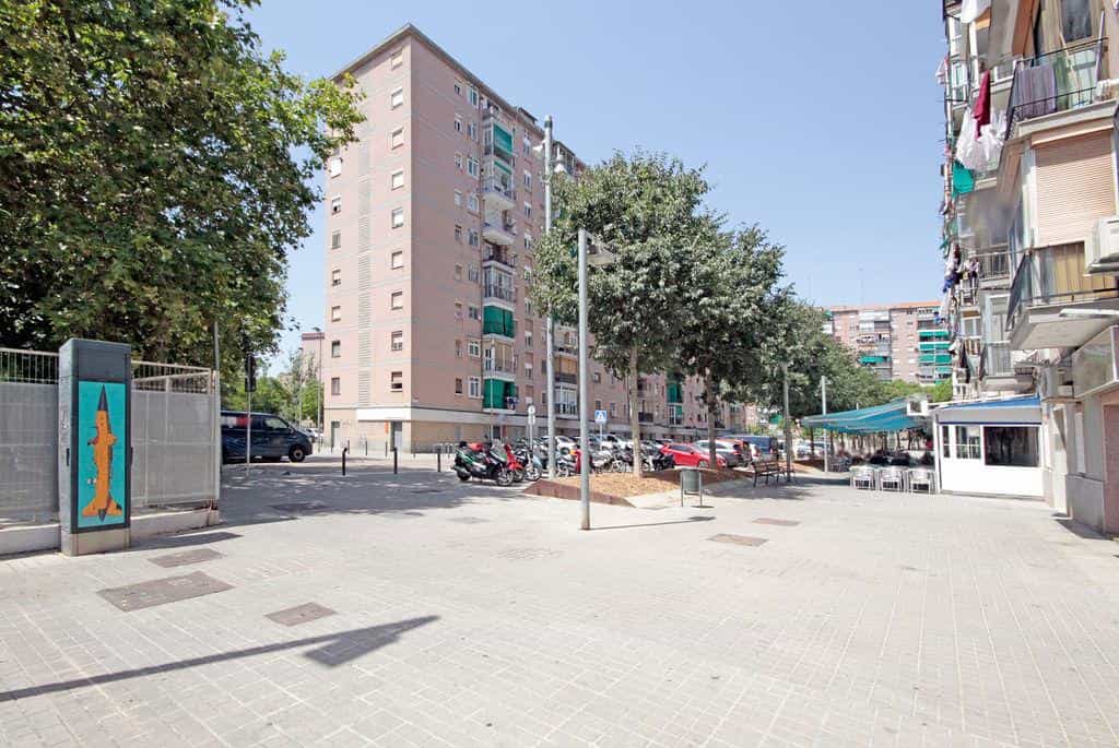 Condominium dans San Adrien de Besos, Catalogne 12348494