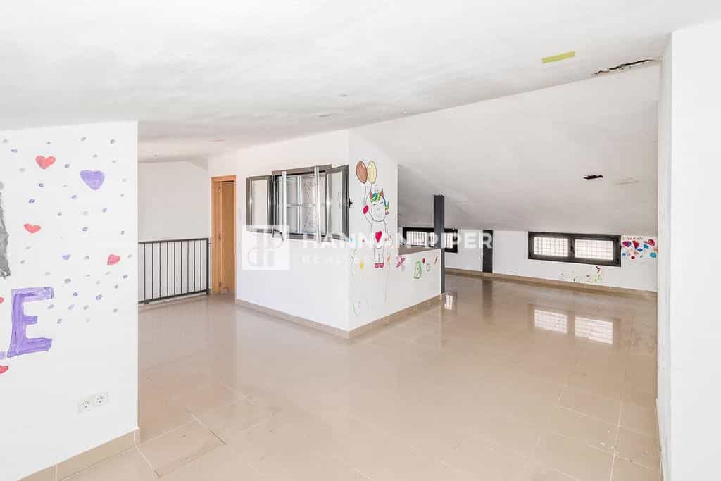 Condominium dans Santa Margarita de Mombuy, Catalogne 12348499