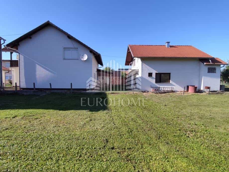 Casa nel Jelkovec, Zagabria, Laurea 12349031