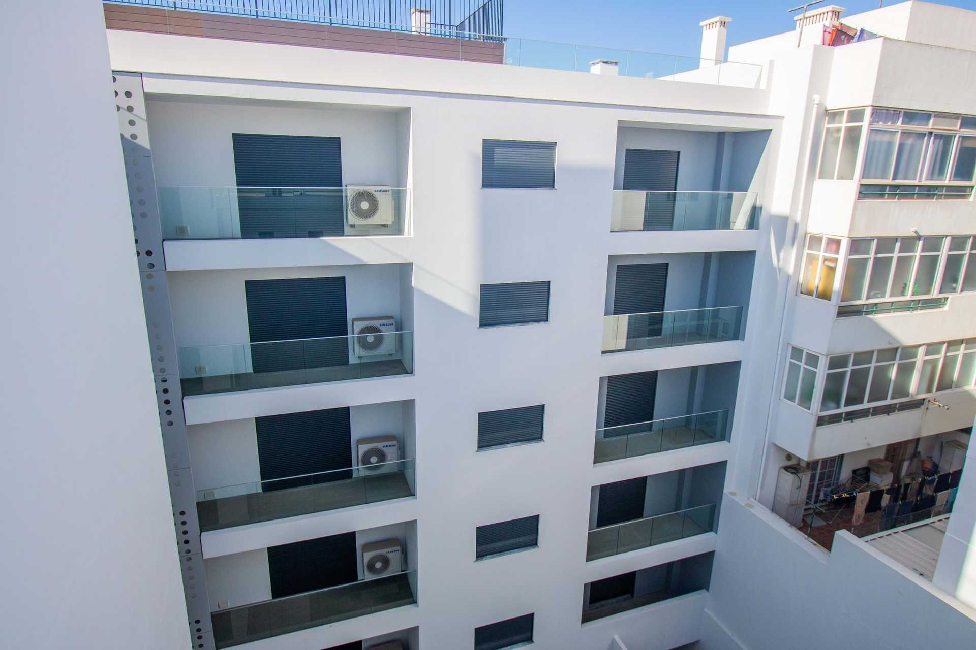 Condominium in Olhão, Faro District 12349908