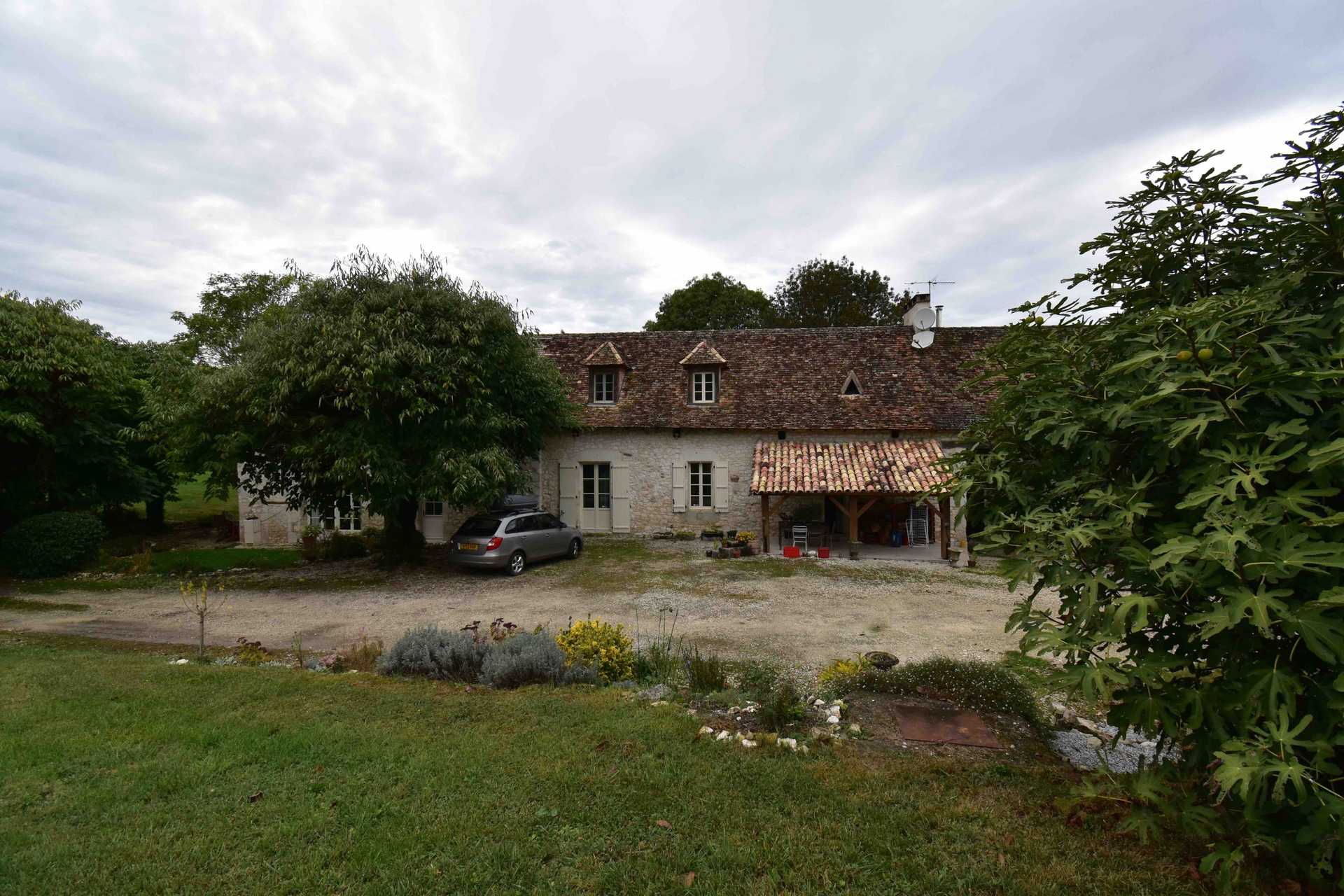 मकान में Cahuzac, Nouvelle-Aquitaine 12350088