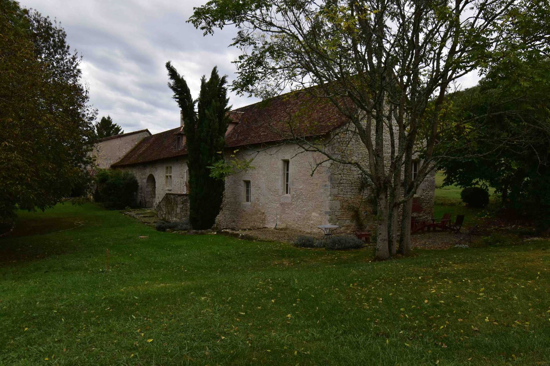 집 에 Cahuzac, Nouvelle-Aquitaine 12350088