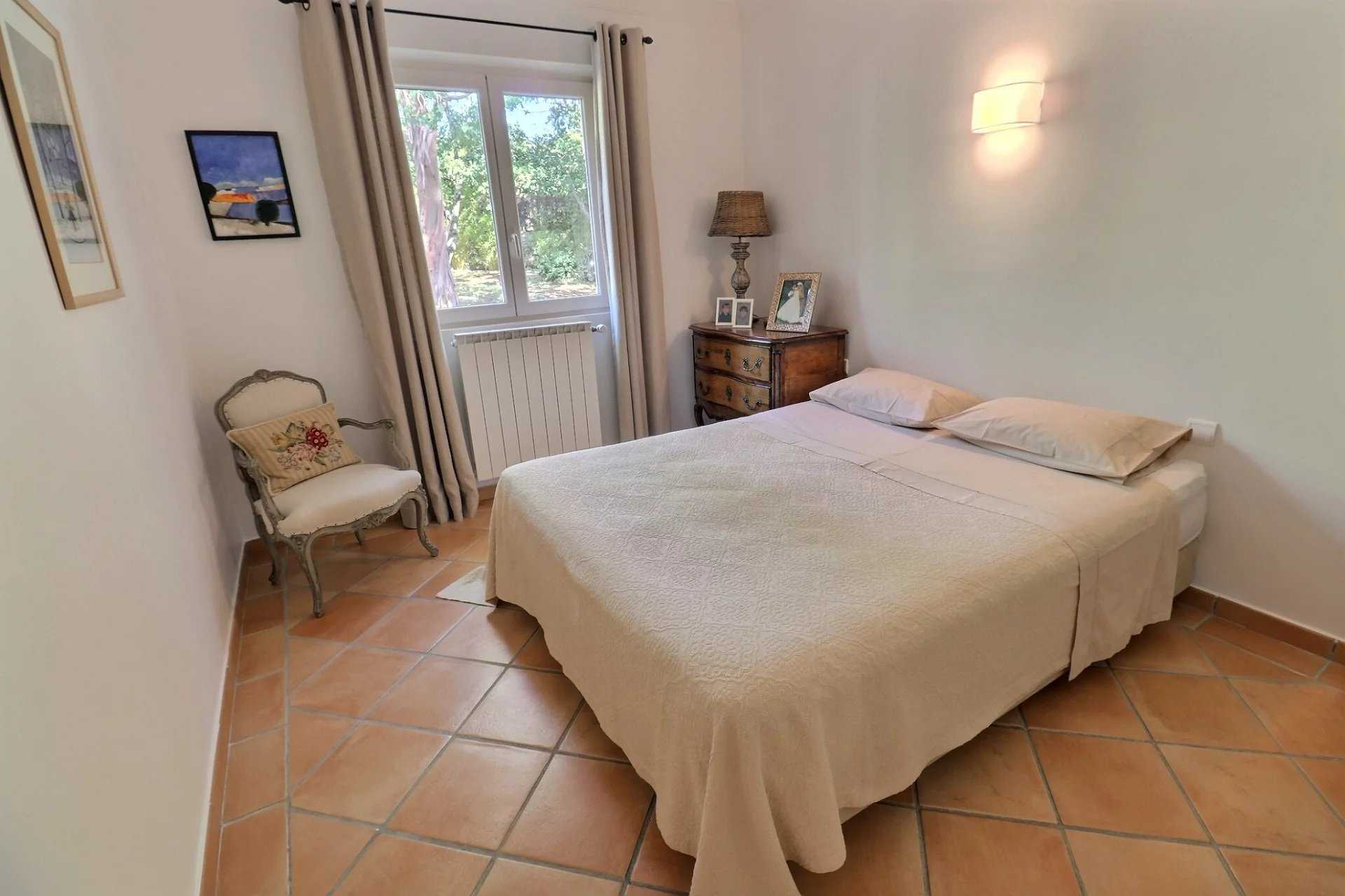 房子 在 Trans-en-Provence, Provence-Alpes-Côte d'Azur 12350101