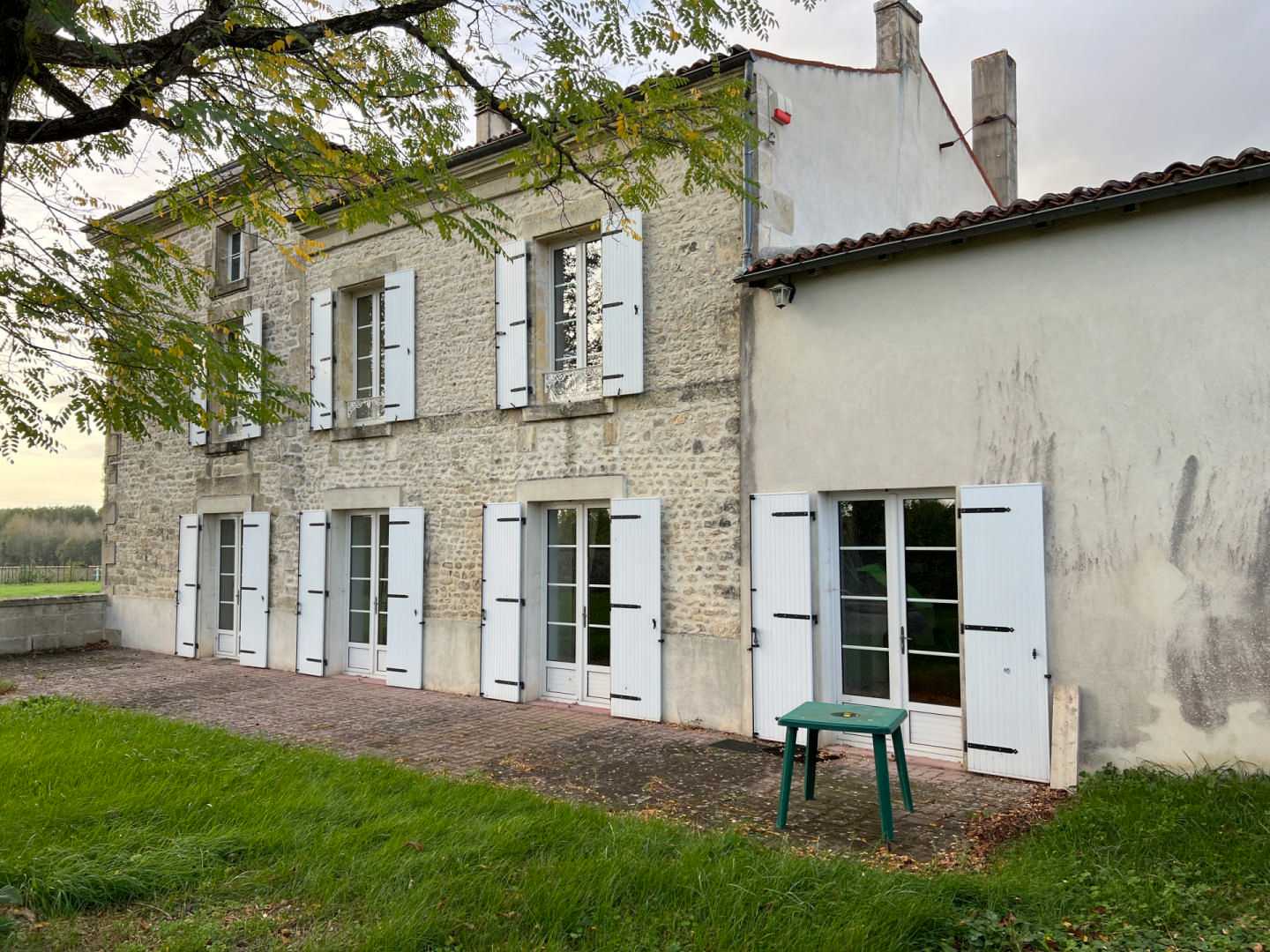 Dom w Saint-Savinien, Nouvelle-Aquitaine 12350499