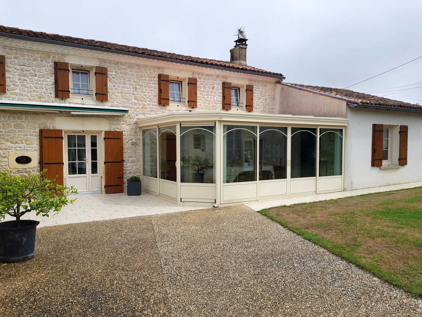 Talo sisään Mazeray, Nouvelle-Aquitaine 12350503
