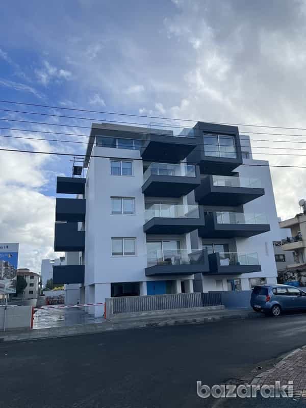 Condominium in Kato Polemidia, Lemesos 12351150