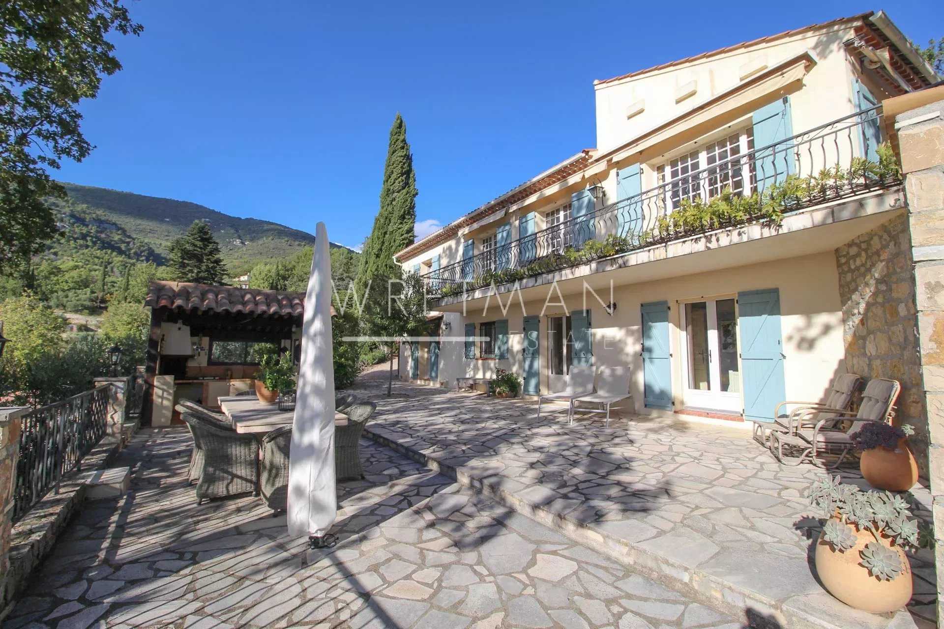 casa no Seillans, Provença-Alpes-Costa Azul 12351337