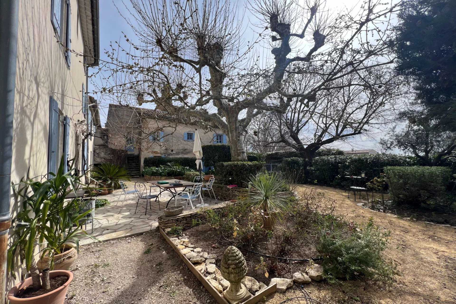 Huis in Piolenc, Provence-Alpes-Cote d'Azur 12351338
