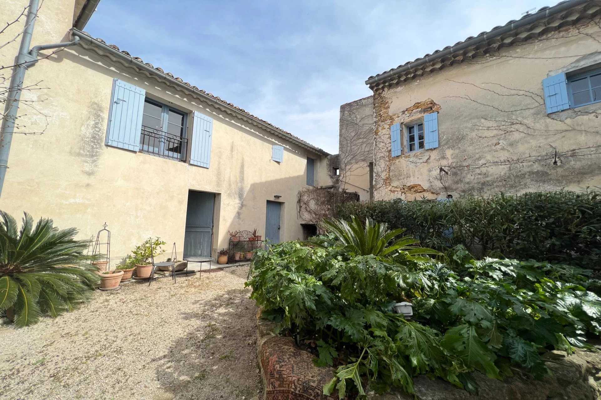 House in Uchaux, Vaucluse 12351338