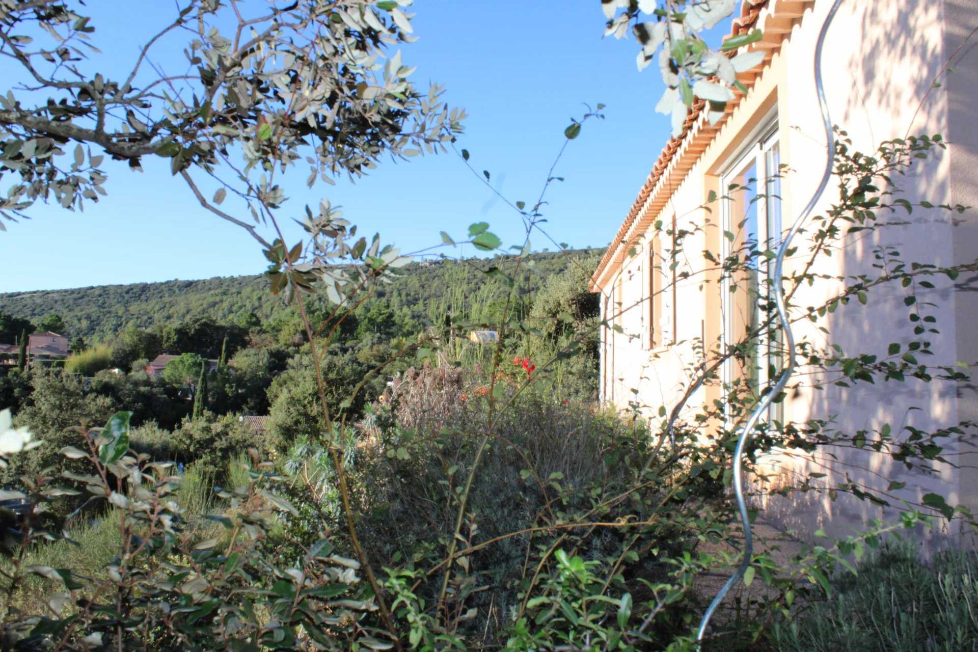 House in Sainte-Anastasie-sur-Issole, Provence-Alpes-Cote d'Azur 12351374