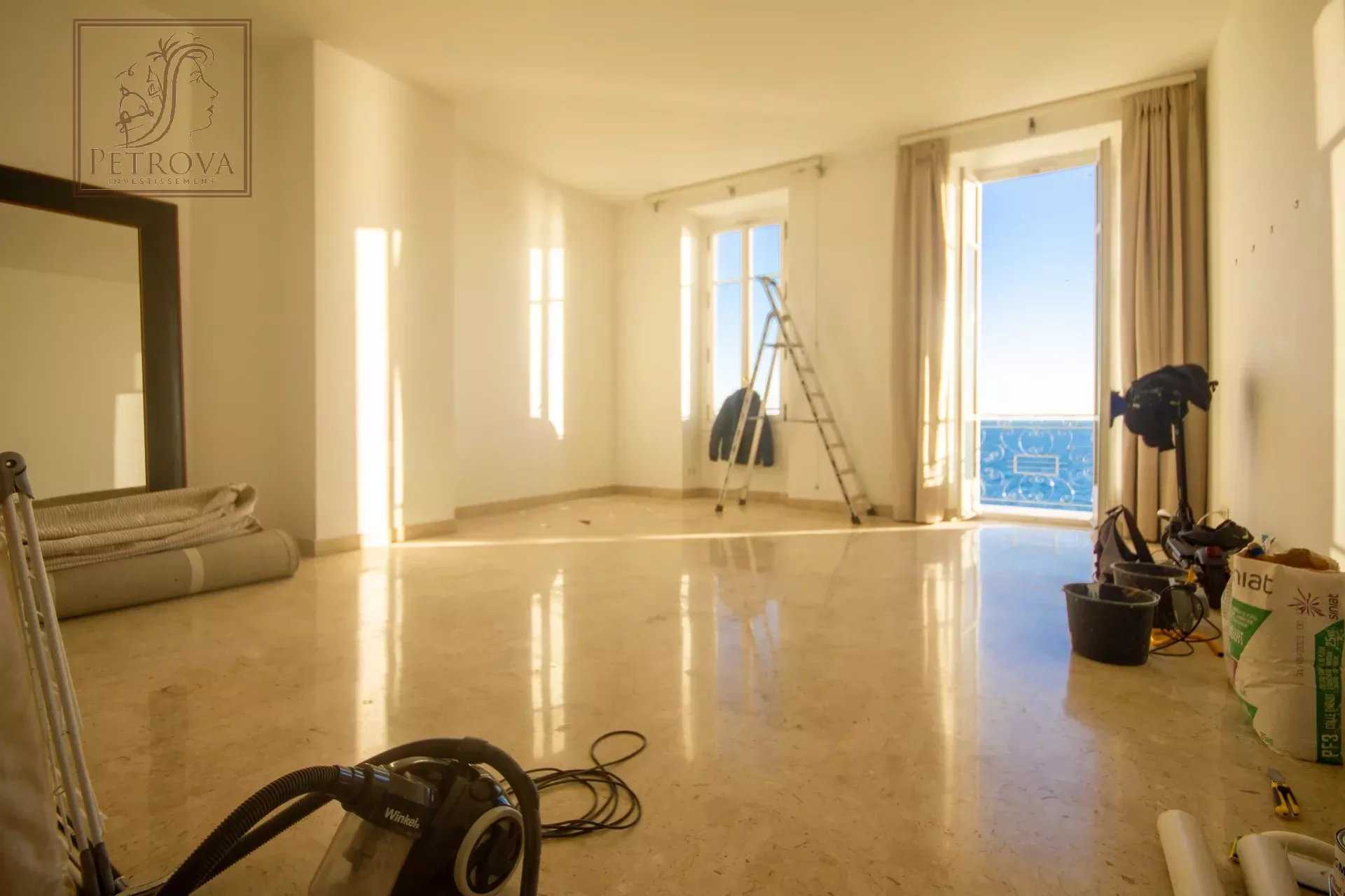 Condominium in Nice, Provence-Alpes-Cote d'Azur 12351389