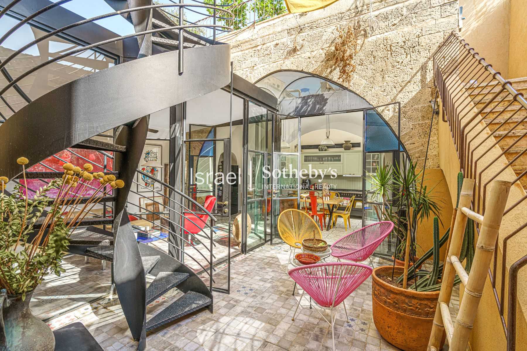 Condominio nel Tel Aviv-Yafo, HaTsorfim Street 12351659