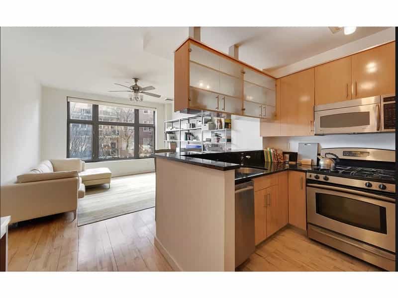 Condominium in Manhattan, New York 12351798