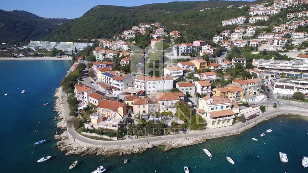 辦公室 在 Rabac, Istria County 12352262