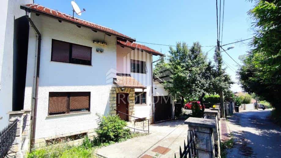 Hus i Bijenik, Zagreb, Grad 12352379