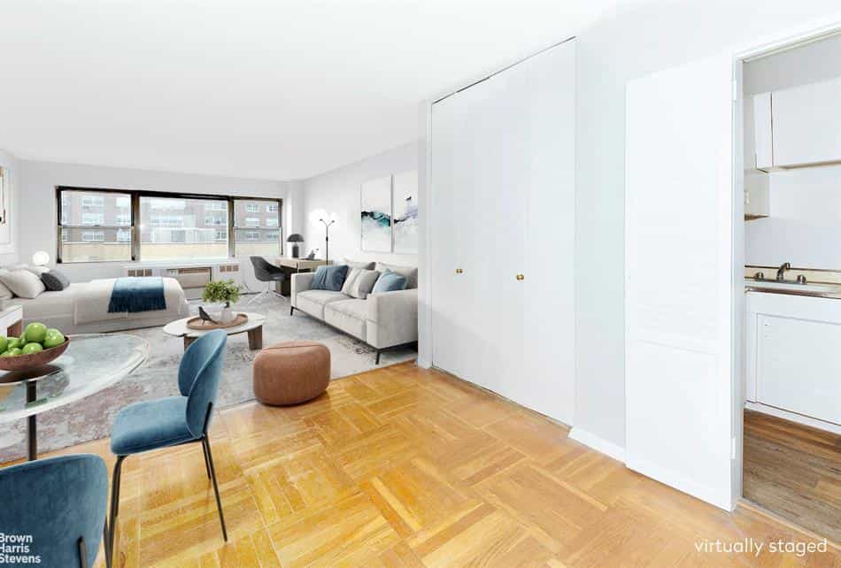 Condominium in Manhattan, New York 12353400