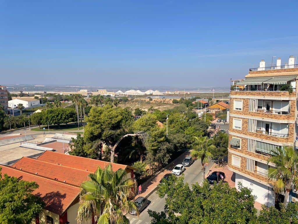 Condominium in Torrevieja, Valencian Community 12353654