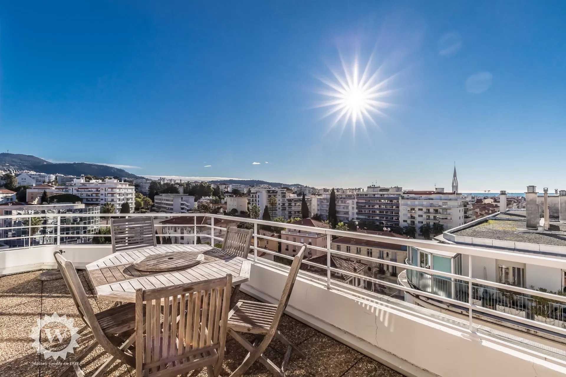 Condominium in Nice, Alpes-Maritimes 12354655