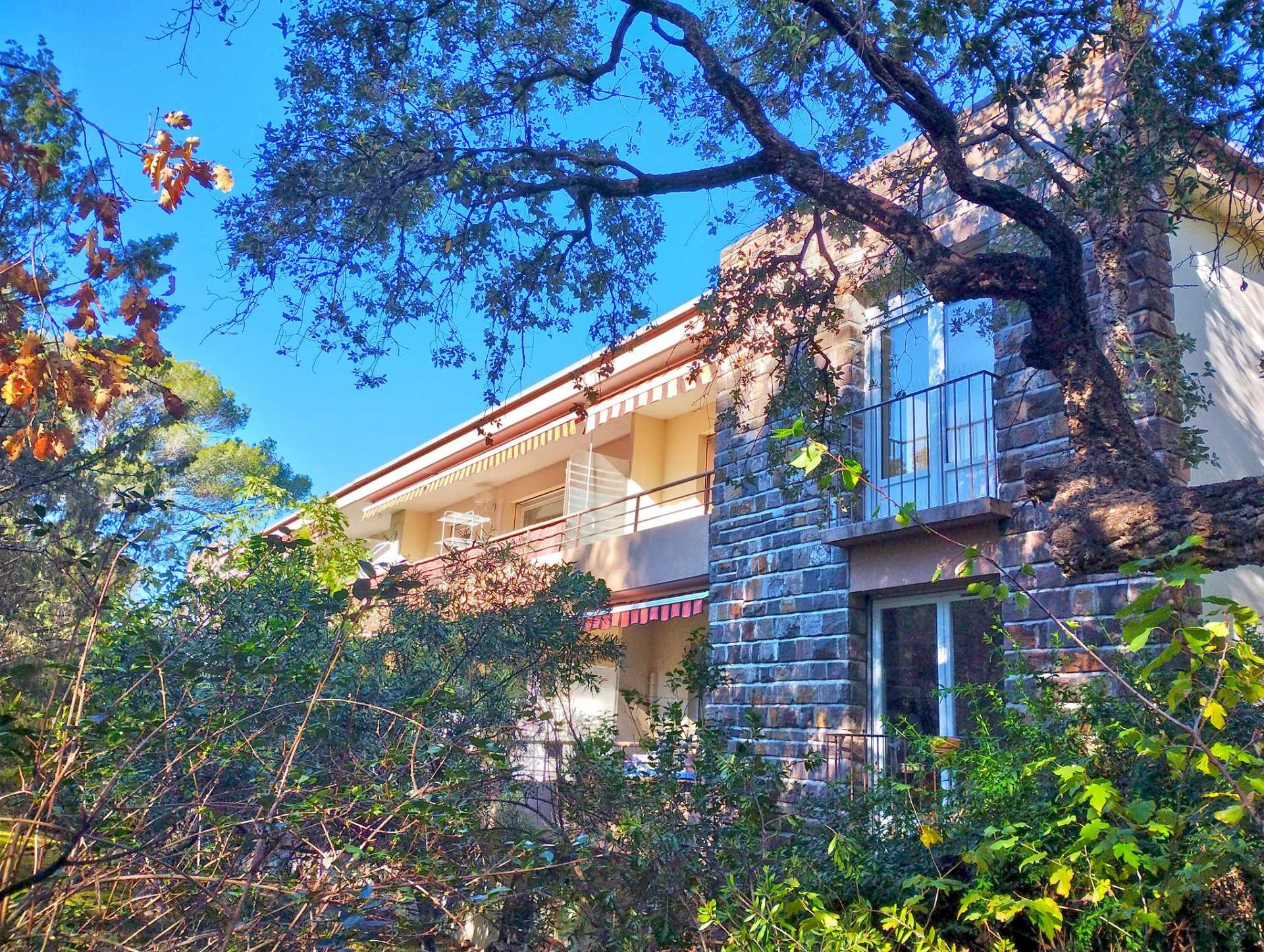 Condominium dans Saint-Raphaël, Provence-Alpes-Côte d'Azur 12354679
