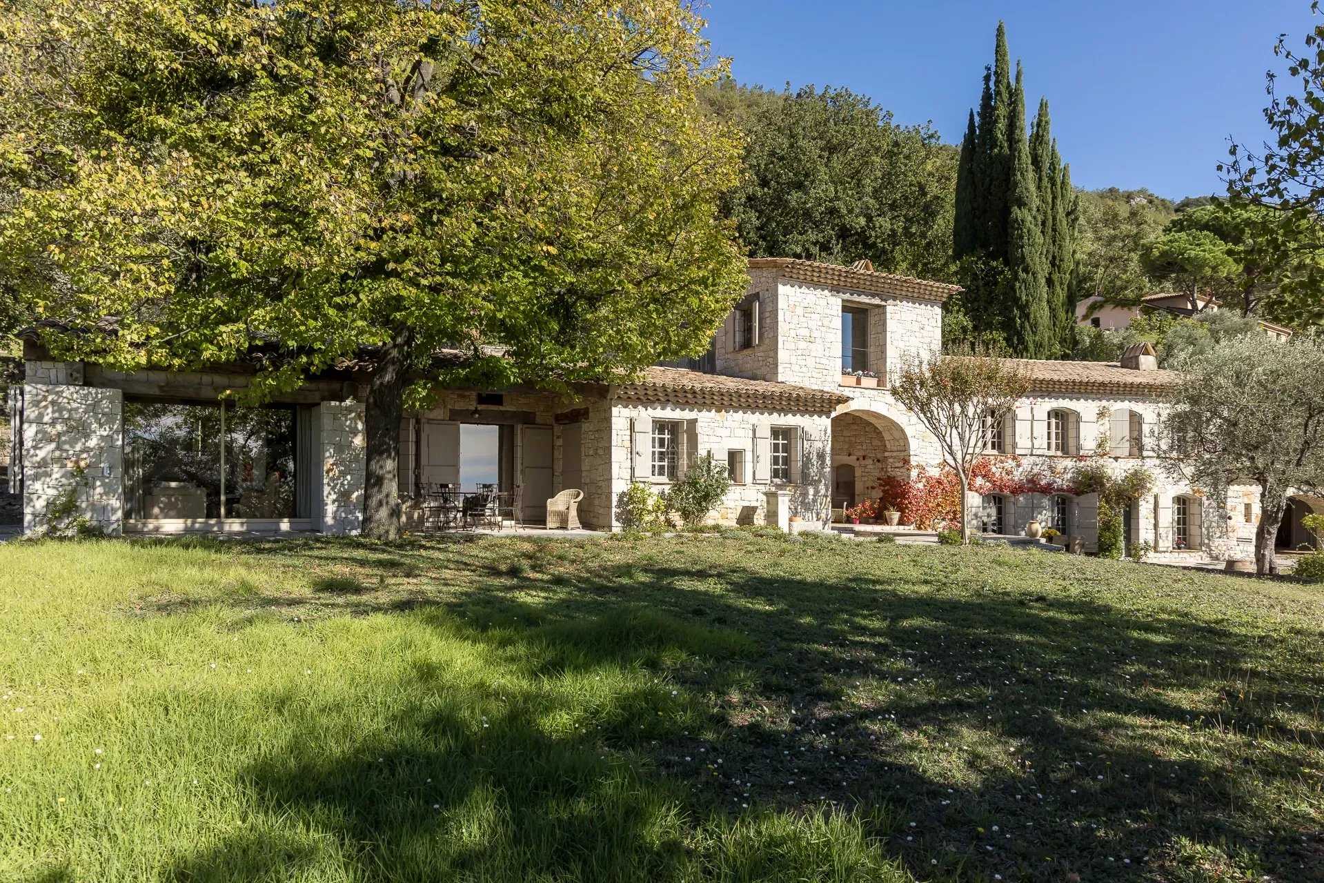 Rumah di Chateauneuf-Grasse, Provence-Alpes-Cote d'Azur 12354882