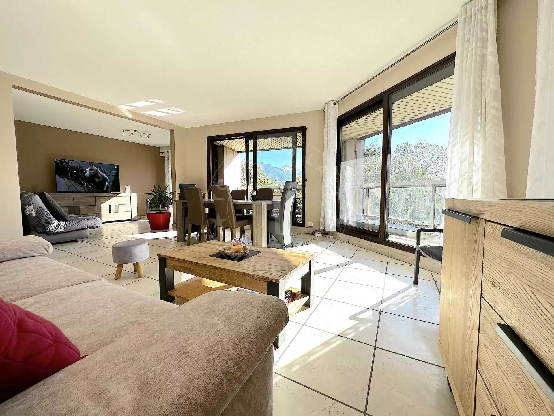 Condominium in Annecy, Auvergne-Rhone-Alpes 12354913