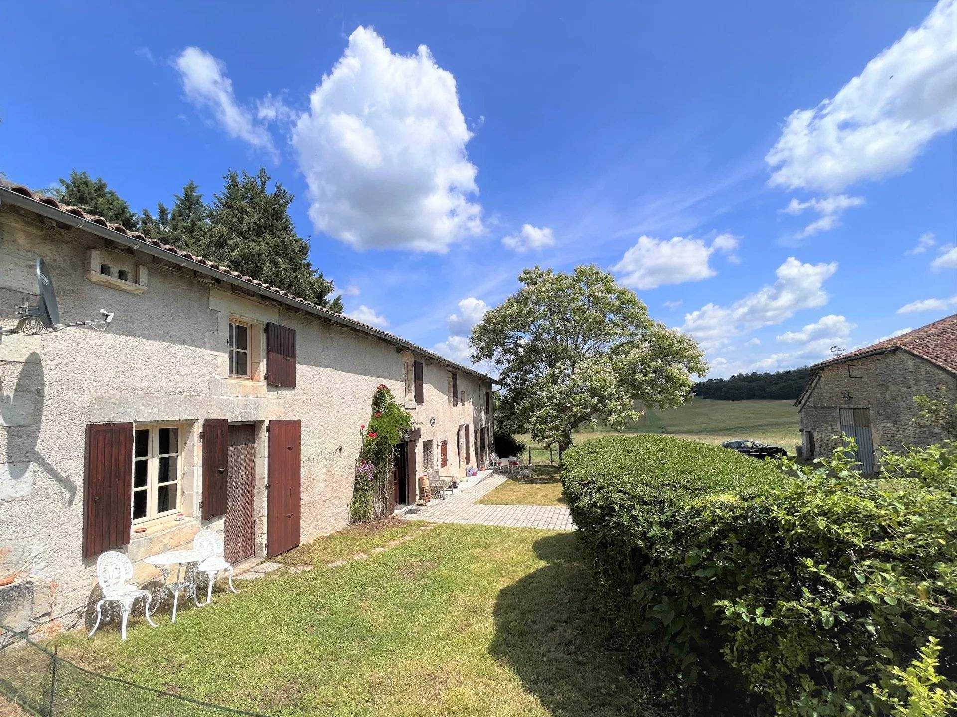 House in Vieux-Mareuil, Nouvelle-Aquitaine 12355223