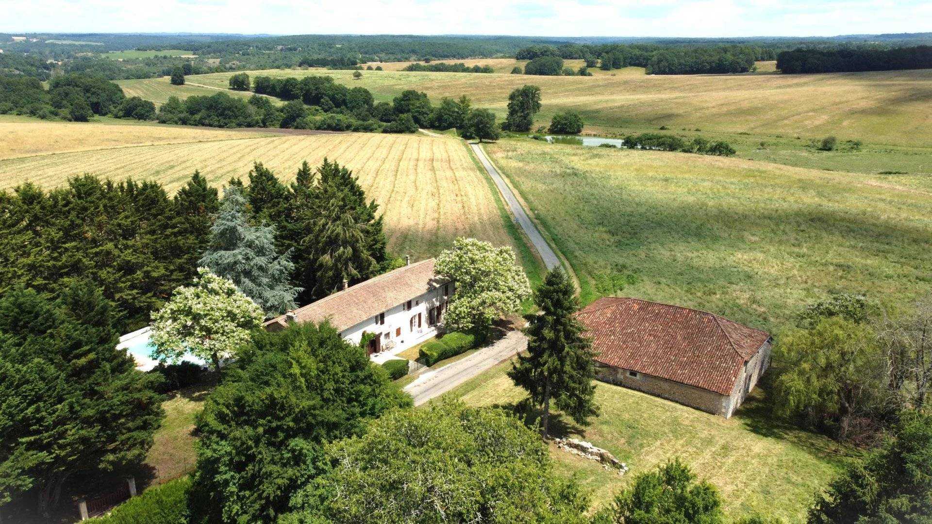 House in Vieux-Mareuil, Nouvelle-Aquitaine 12355223