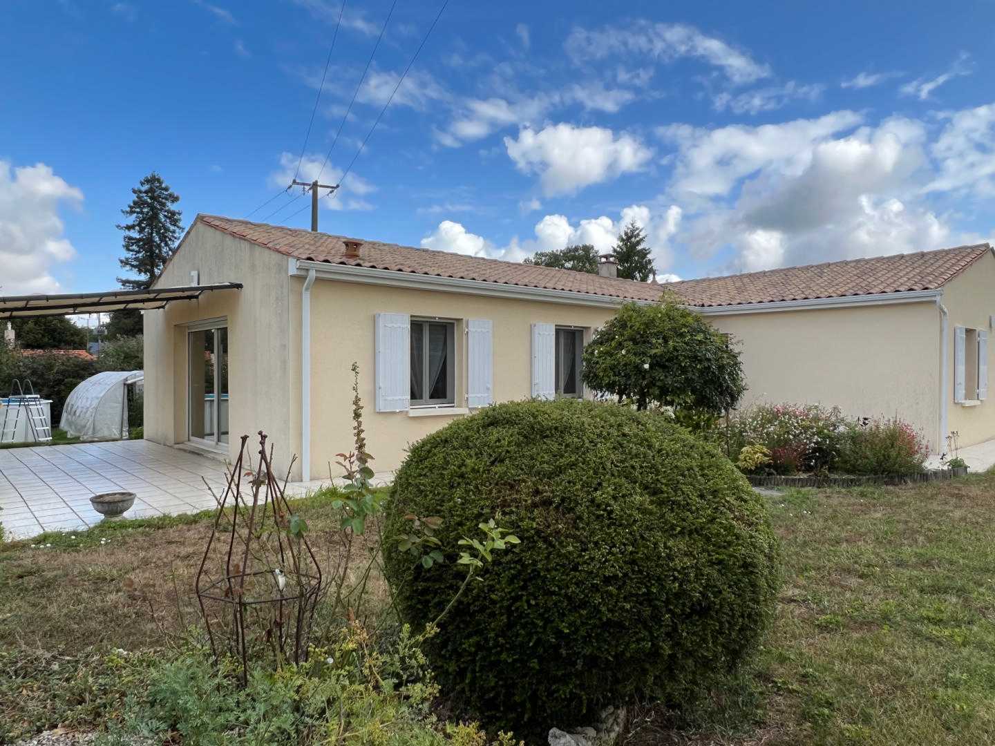 House in Ternant, Nouvelle-Aquitaine 12355432