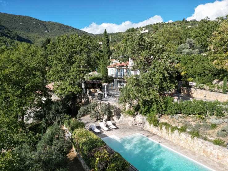 Talo sisään Seillans, Provence-Alpes-Cote d'Azur 12356121